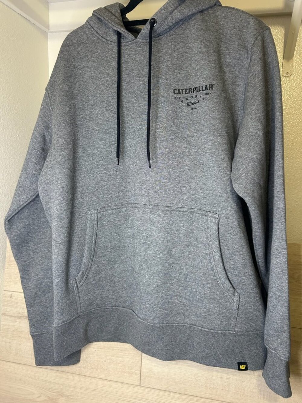 Caterpillar Hoodie Worldwide Graphic Sweatshirt Gray M NWT